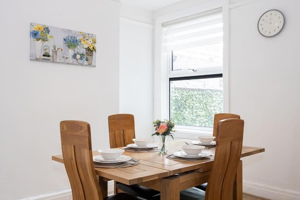Bright & Modern 3 Bedroom Old Trafford Home Mánchester Exterior foto